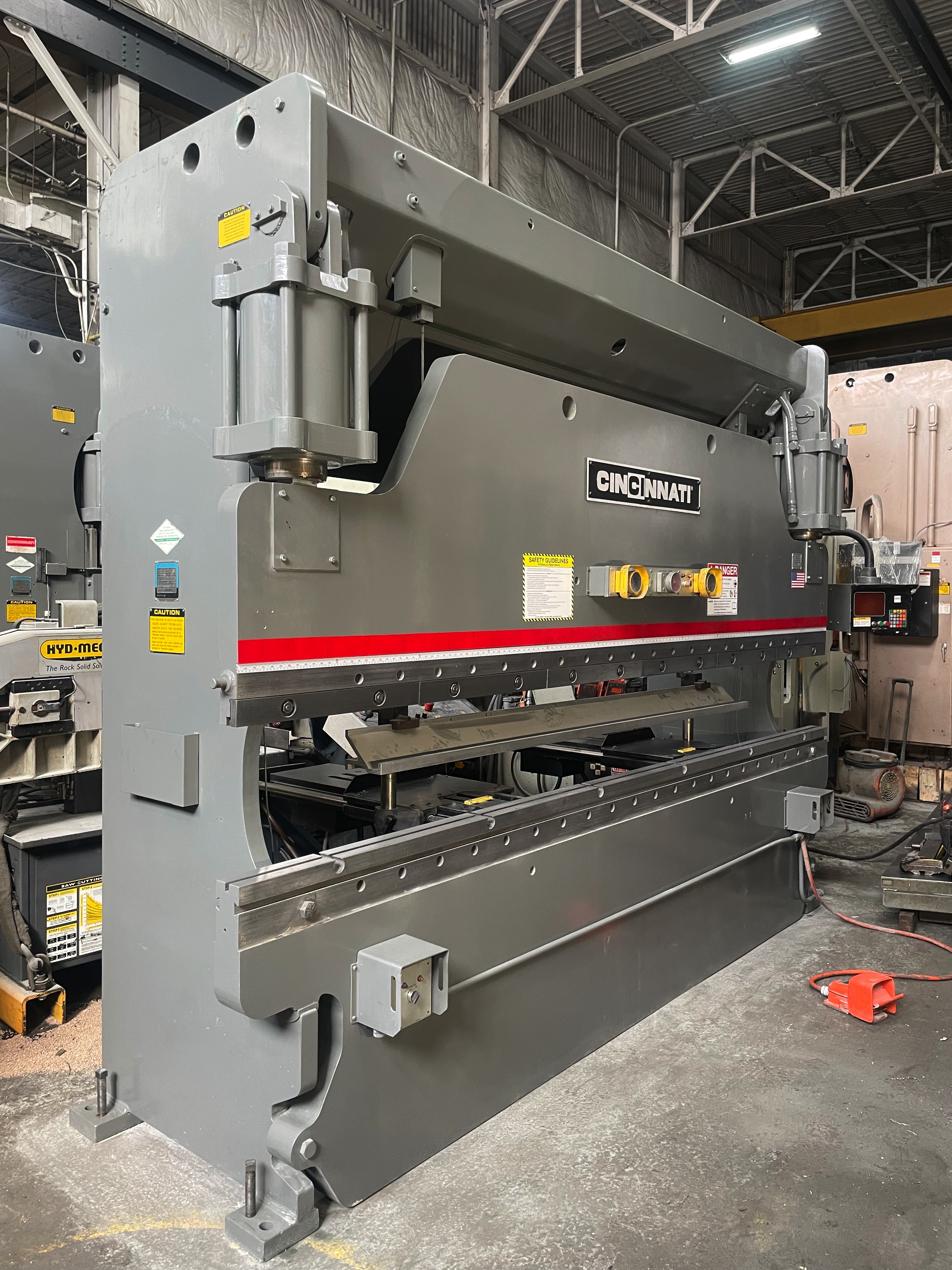 135 Ton X 12' Cincinnati Model 135CB CNC Press Brake
